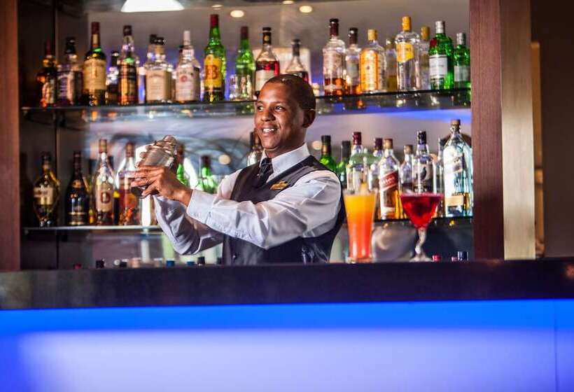 Отель Coastlands Musgrave