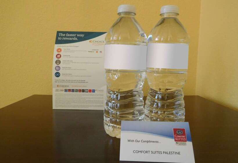 Отель Comfort Suites