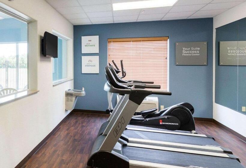 Отель Comfort Suites