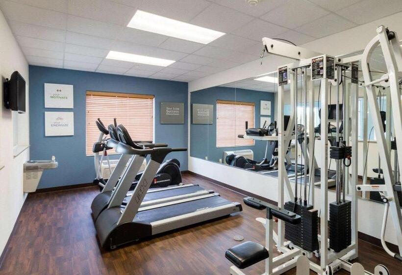 Отель Comfort Suites