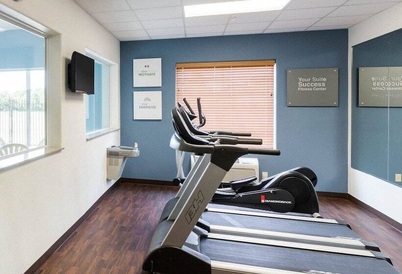 Отель Comfort Suites