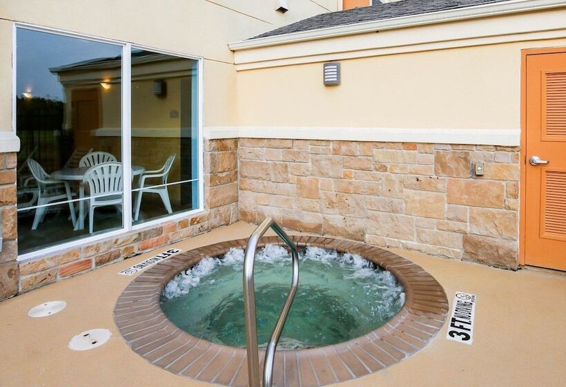 Отель Comfort Suites