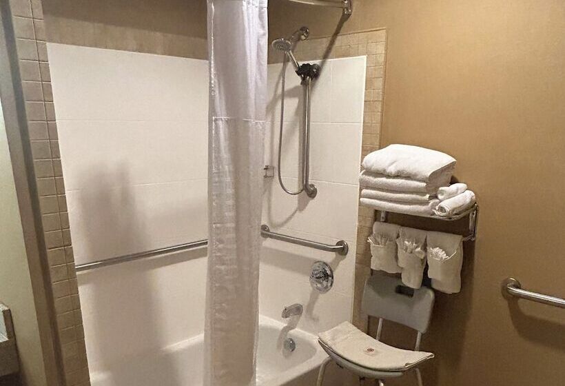 Отель Comfort Suites