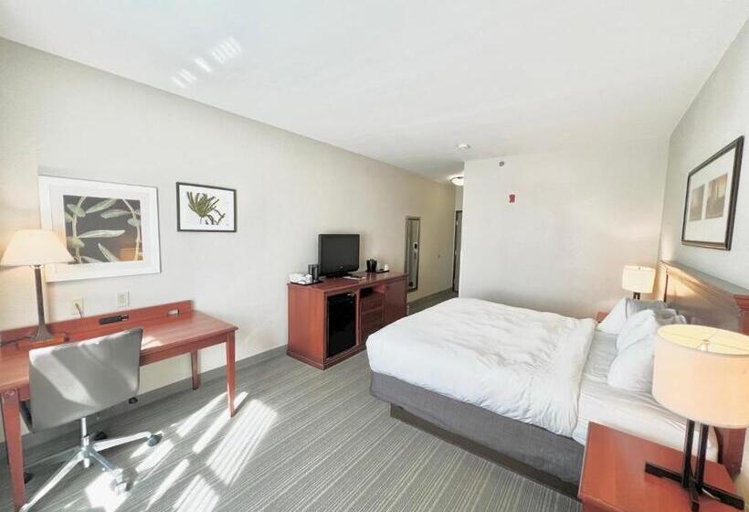 فندق Country Inn & Suites By Radisson, Emporia, Va