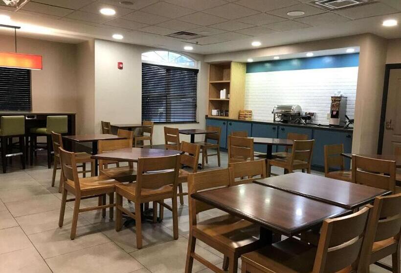 فندق Country Inn & Suites By Radisson, Emporia, Va