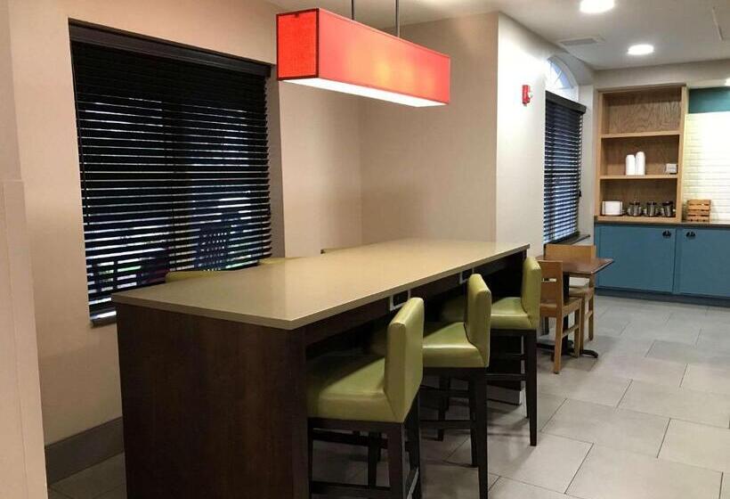 فندق Country Inn & Suites By Radisson, Emporia, Va