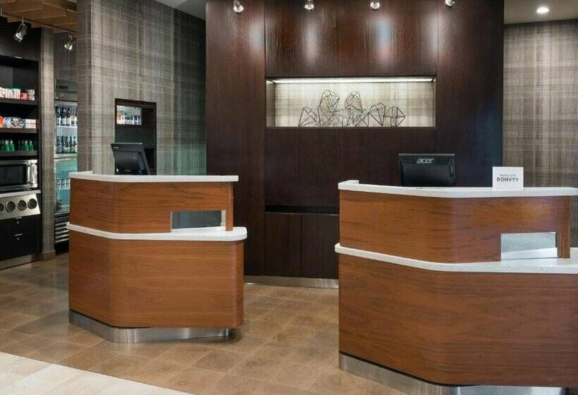 Отель Courtyard By Marriott Buffalo Airport