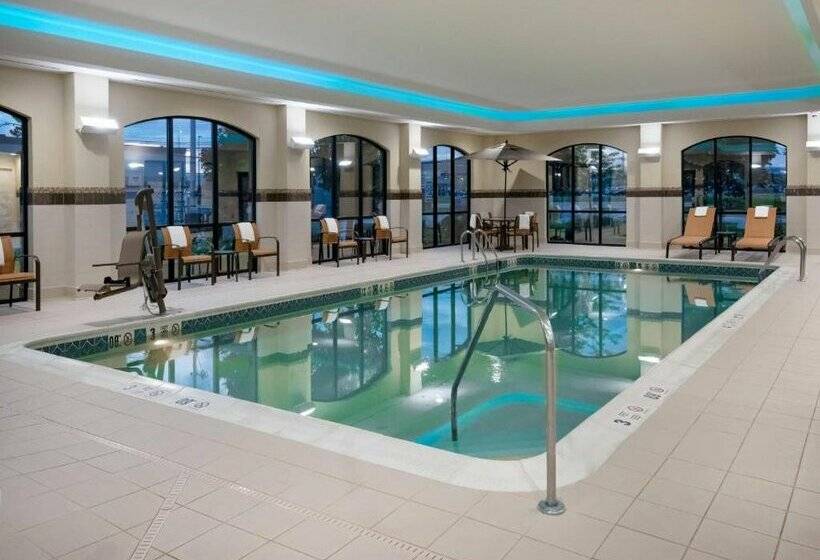 Отель Courtyard By Marriott Buffalo Airport