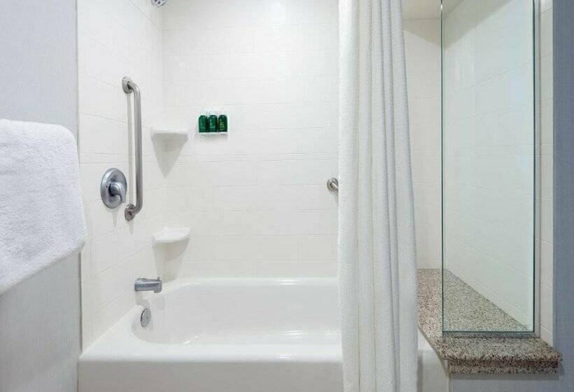 Отель Courtyard By Marriott Buffalo Airport