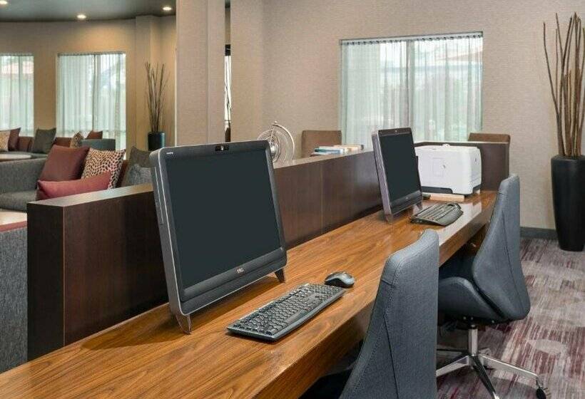 Отель Courtyard By Marriott Buffalo Airport