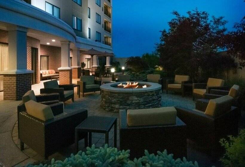 Отель Courtyard By Marriott Buffalo Airport