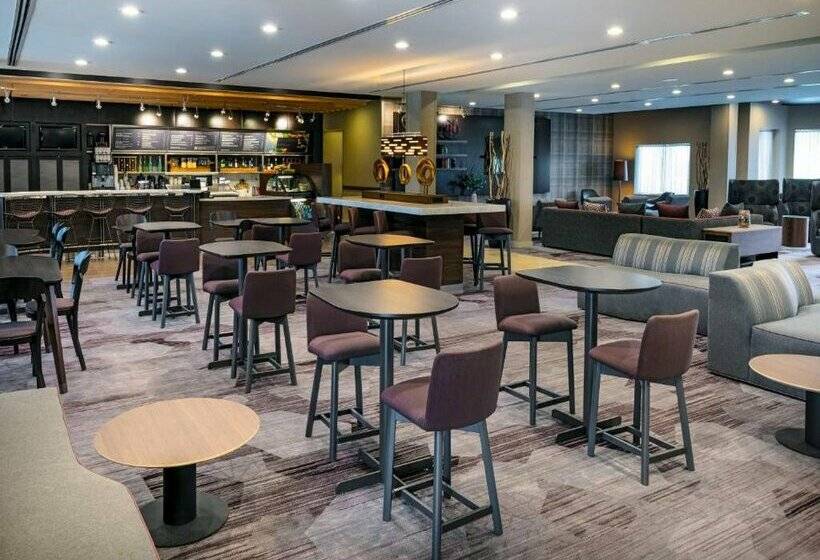 Отель Courtyard By Marriott Buffalo Airport