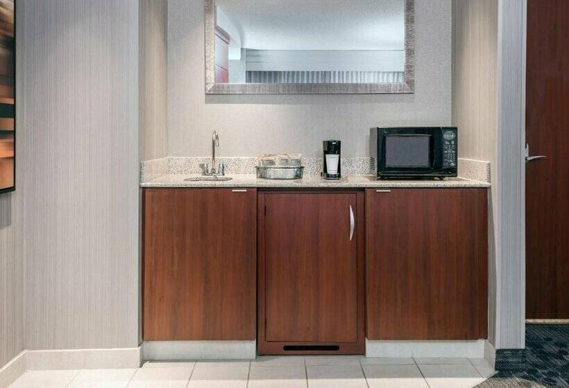 Отель Courtyard By Marriott Buffalo Airport