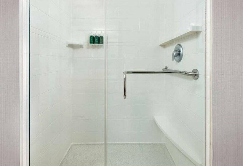 Отель Courtyard By Marriott Buffalo Airport