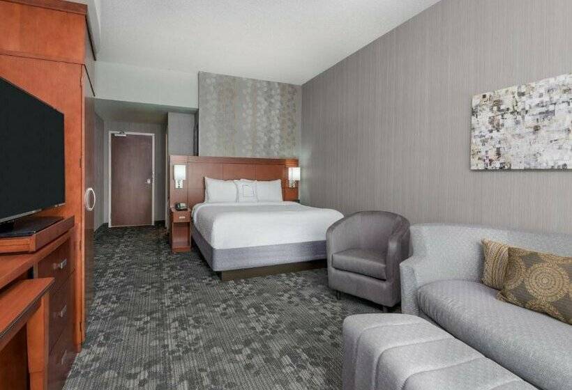 Отель Courtyard By Marriott Buffalo Airport