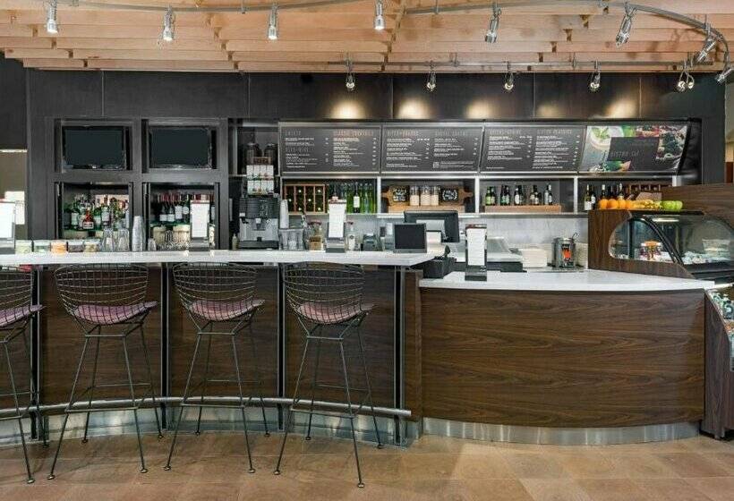 Отель Courtyard By Marriott Buffalo Airport