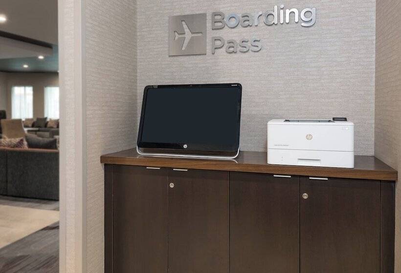 Отель Courtyard By Marriott Buffalo Airport