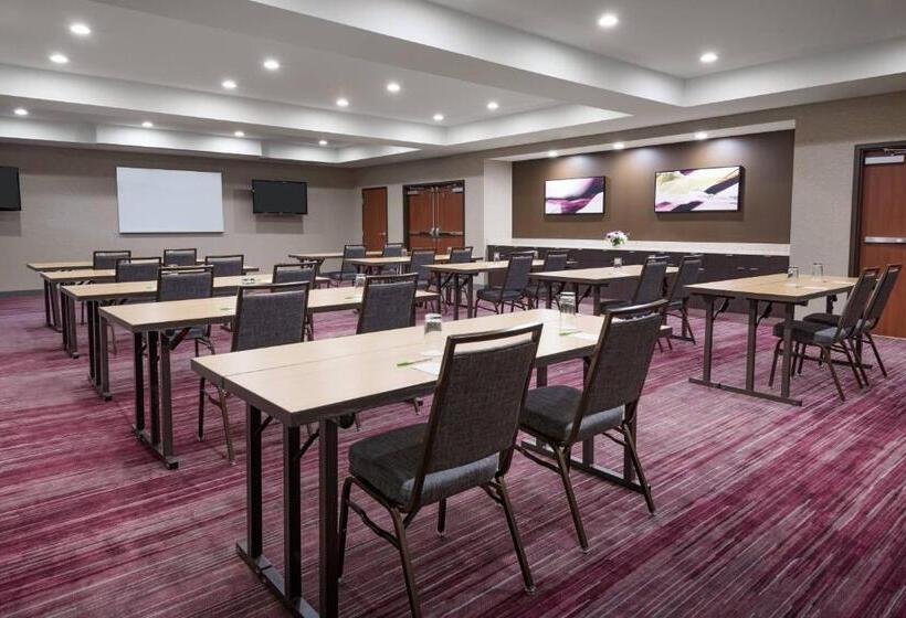 Отель Courtyard By Marriott Buffalo Airport