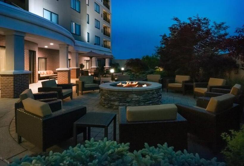 Отель Courtyard By Marriott Buffalo Airport
