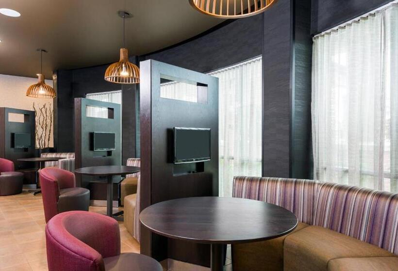 Отель Courtyard By Marriott Buffalo Airport