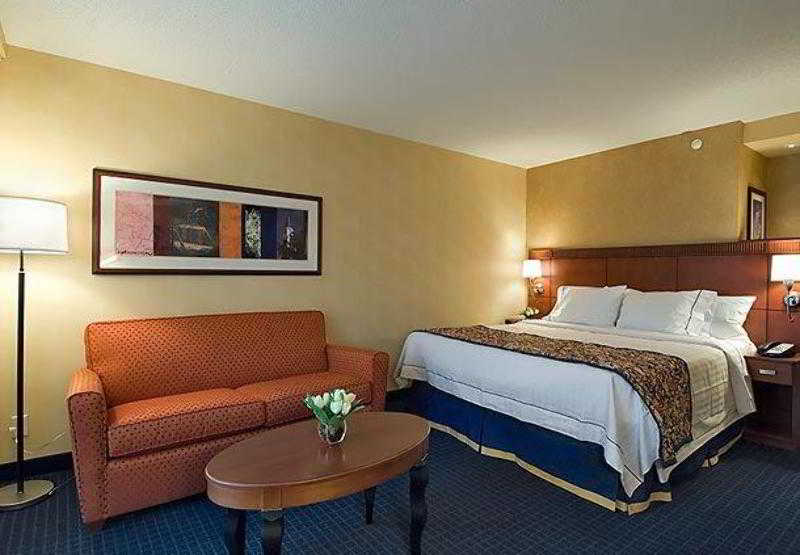 בית מלון כפרי Courtyard Hartford Farmington