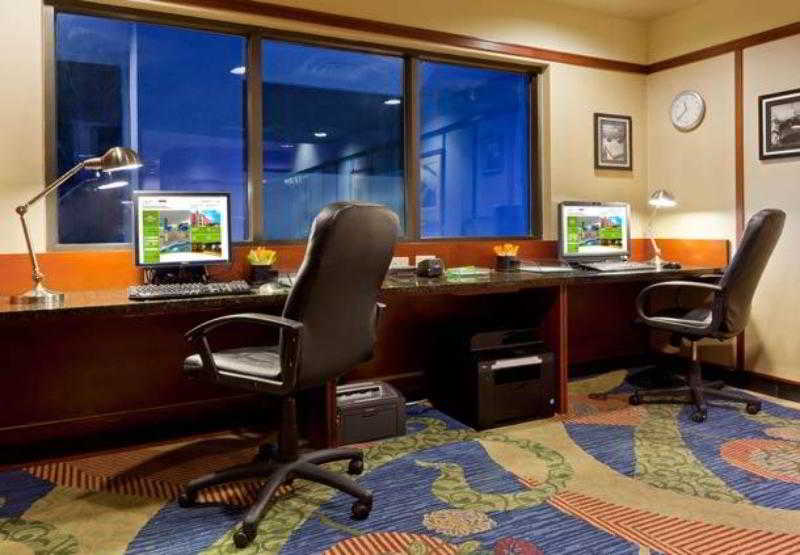 בית מלון כפרי Courtyard Hartford Farmington