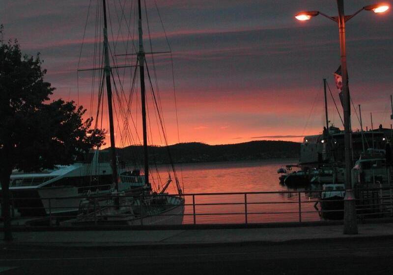 هتل Customs House