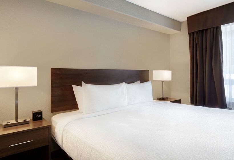 בית מלון כפרי Days Inn & Suites By Wyndham Yorkton