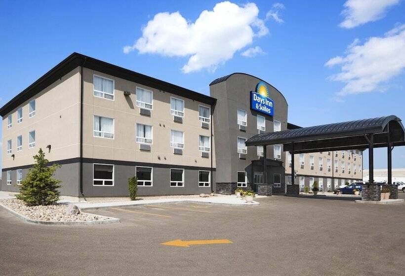 בית מלון כפרי Days Inn & Suites By Wyndham Yorkton