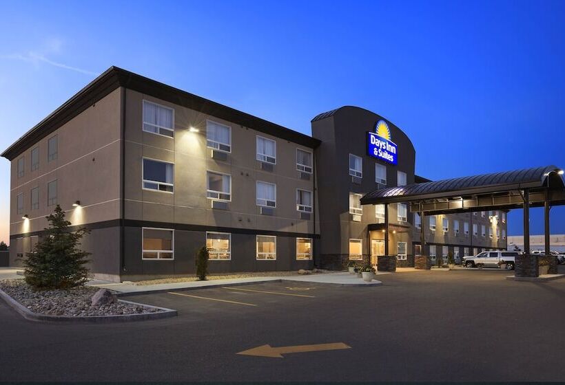 בית מלון כפרי Days Inn & Suites By Wyndham Yorkton