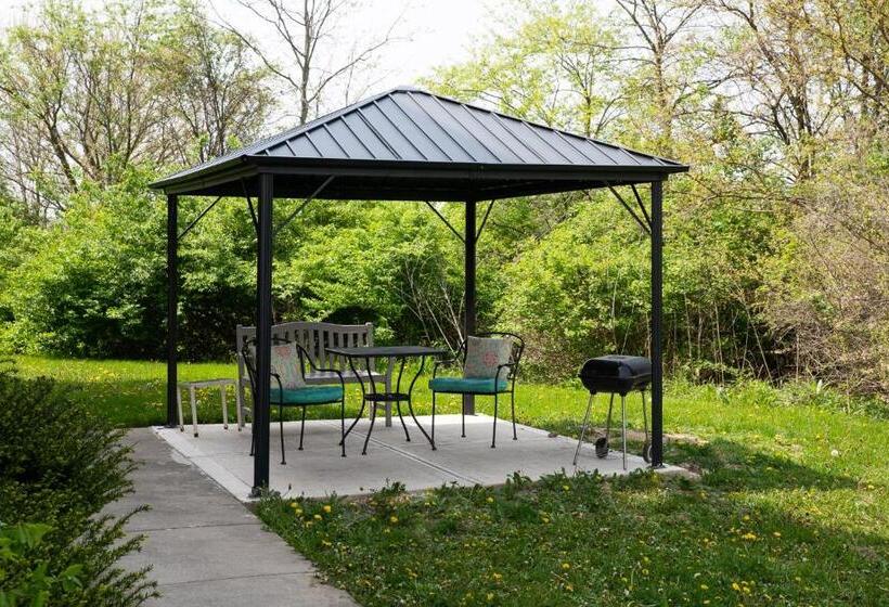 فندق Blisspoint Inn & Suites Marion