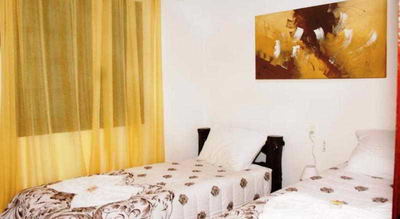 Отель Gaia Apartments