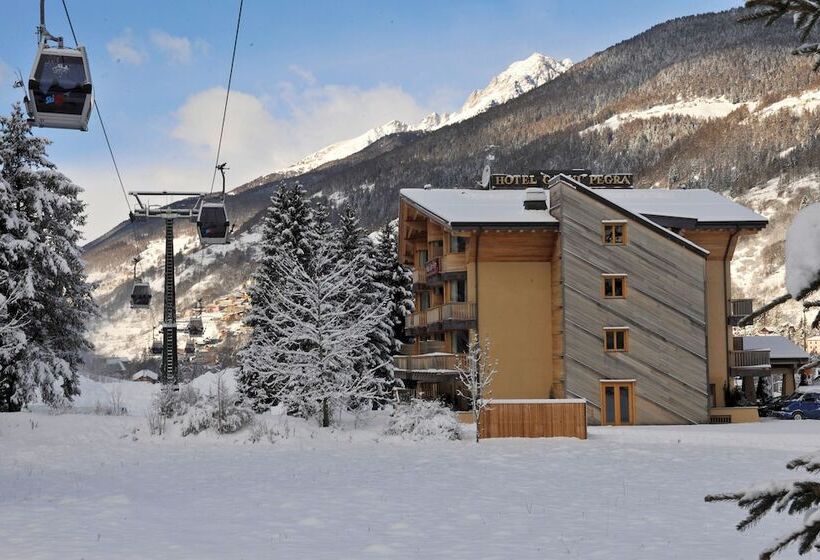 בית מלון כפרי Garni Pegra