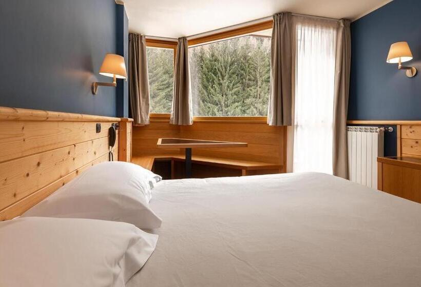 בית מלון כפרי Garni Pegra