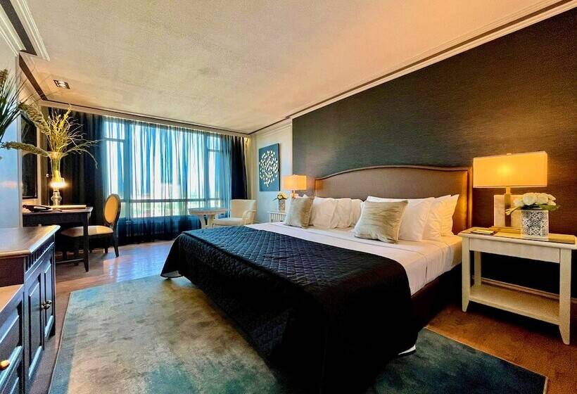 Grand Regal Hotel Davao