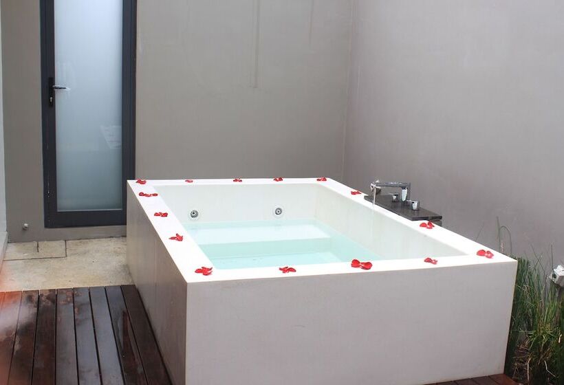 Harris Hotel & Conventions Malang