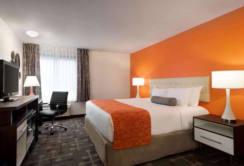 هتل Howard Johnson By Wyndham Appleton