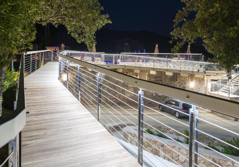 Отель La Perla Del Golfo