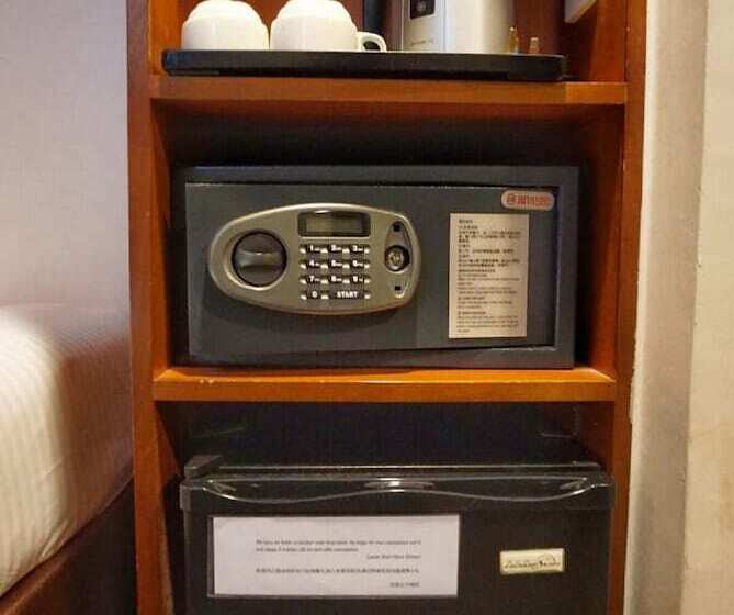 Lander Hotel Prince Edward