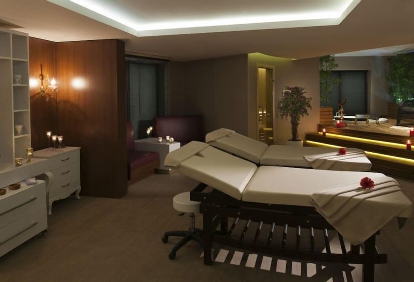 فندق Ng Afyon Wellness & Convention