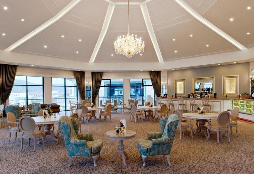 فندق Ng Afyon Wellness & Convention