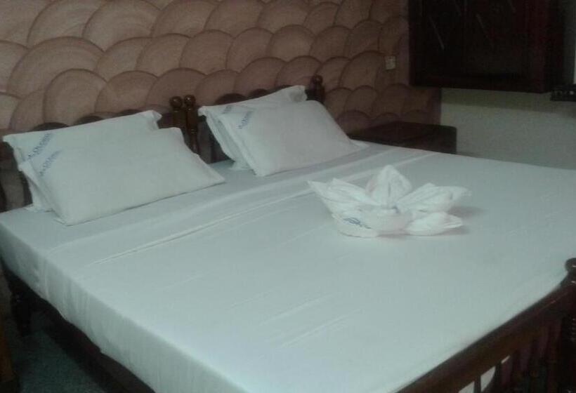 هتل Oceanic Beach Residency