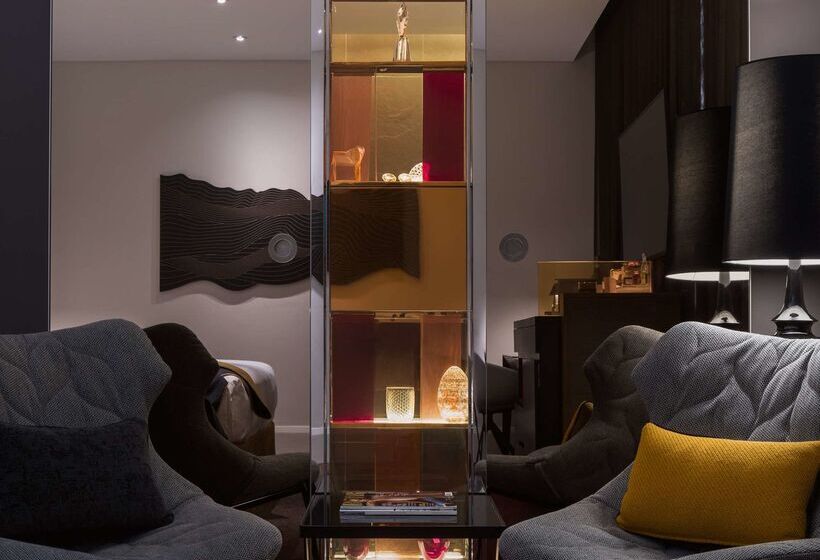 Отель Qt Sydney