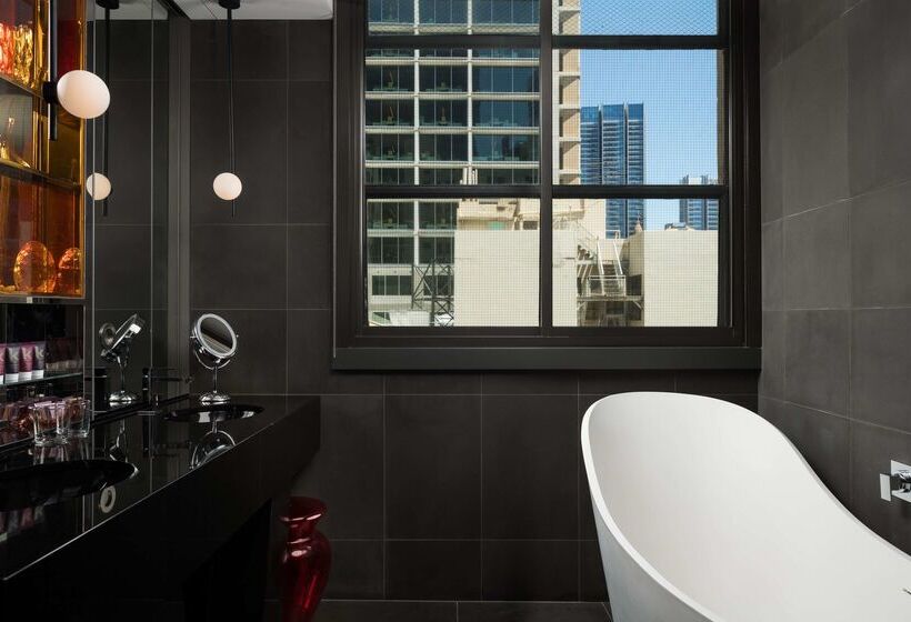 Отель Qt Sydney