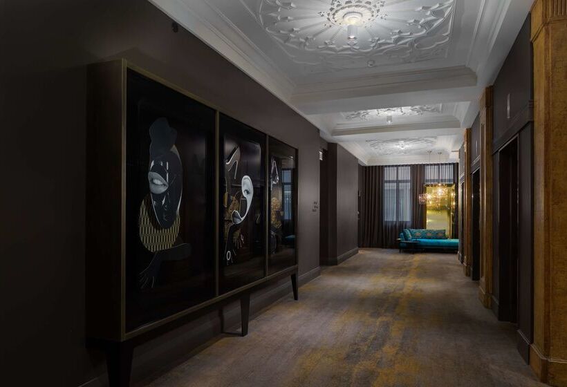 Отель Qt Sydney