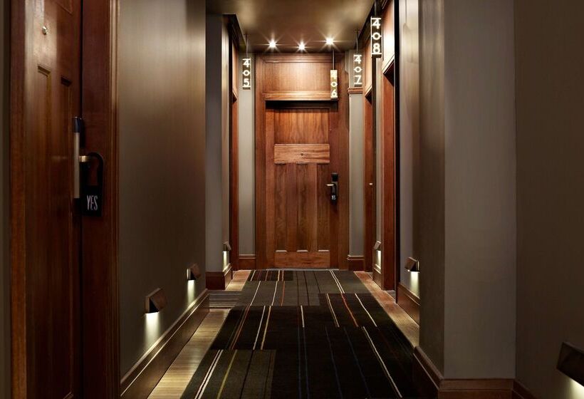 Отель Qt Sydney