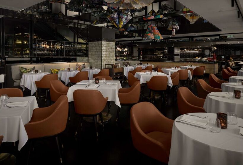 Отель Qt Sydney