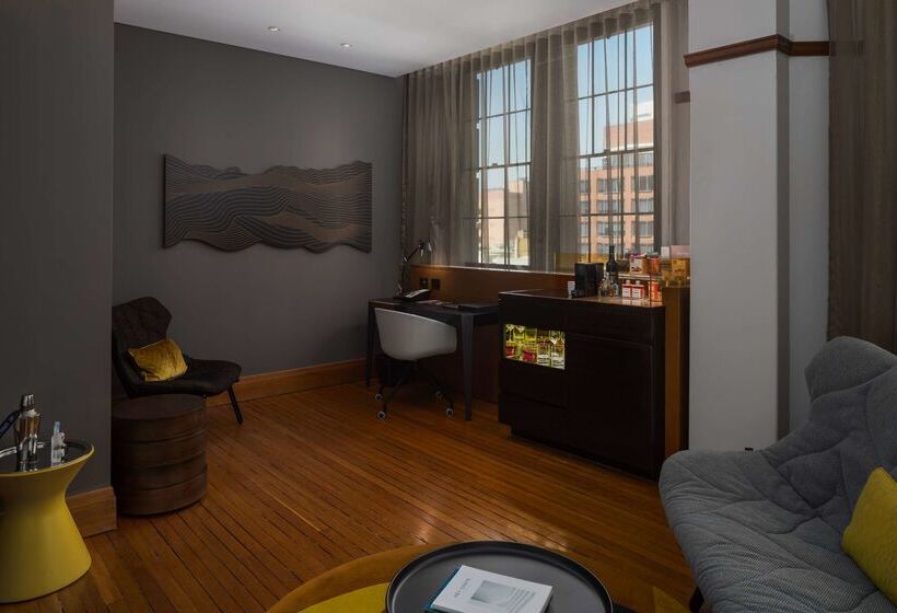 Отель Qt Sydney