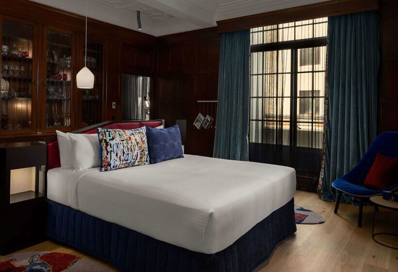 Отель Qt Sydney