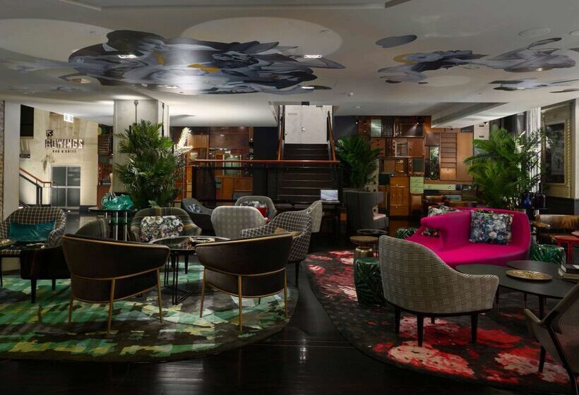 Отель Qt Sydney